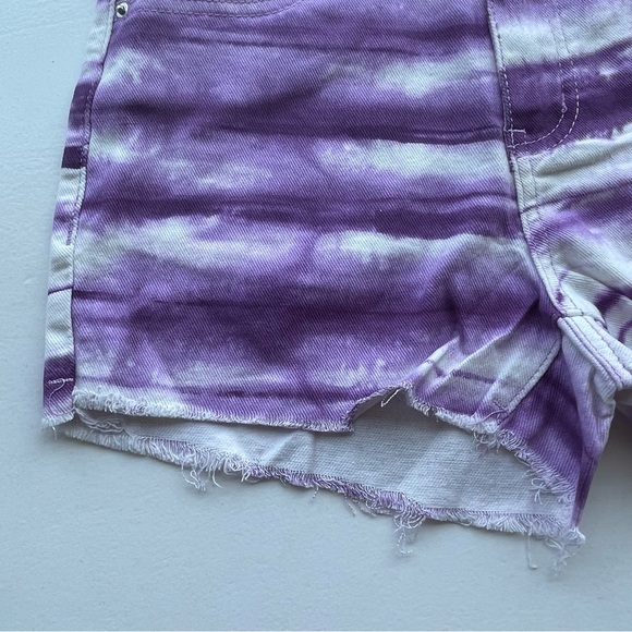 Purple & white tie dye raw hem high waist jean shorts - Picture 7 of 11